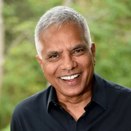 Dr Jonathan Toussaint